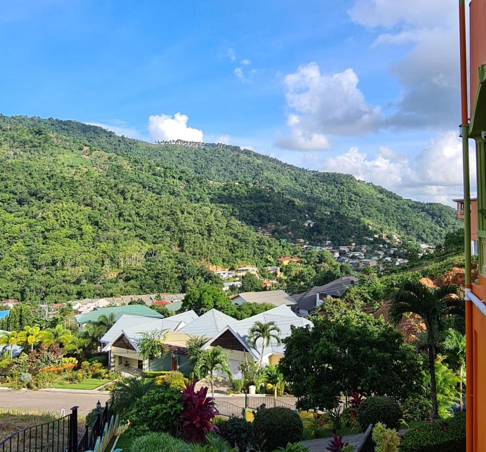 Mountain Palace Saint Joseph エクステリア 写真